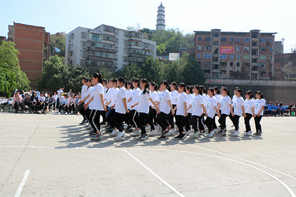 威遠縣自強中學(xué)校園風(fēng)采