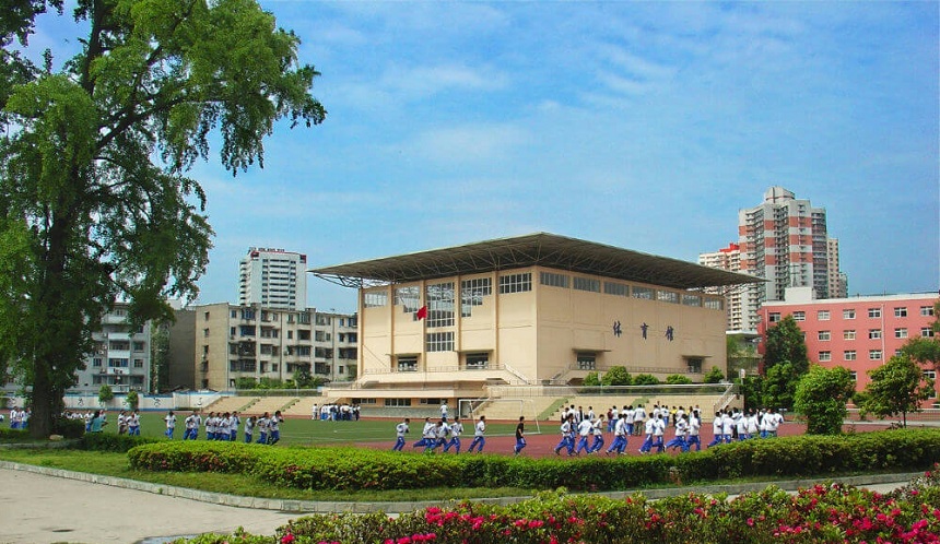 成都市第八中學(xué)2019年中考錄取分?jǐn)?shù)線是多少？