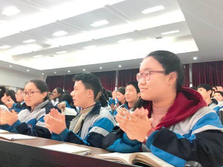 成都西藏中學官網網址是多少？