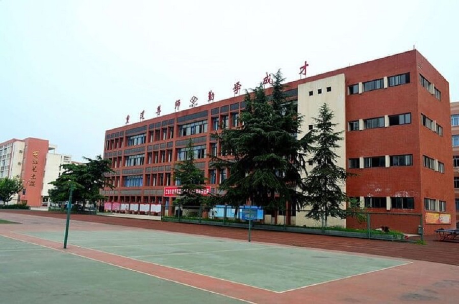 江油一中是公辦院校嗎？