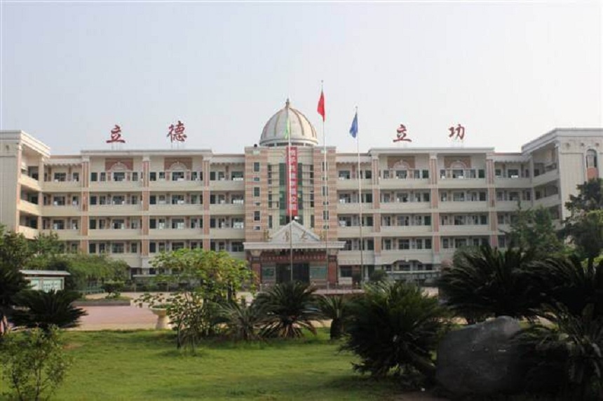 伍隍中學(xué)師資怎么樣？