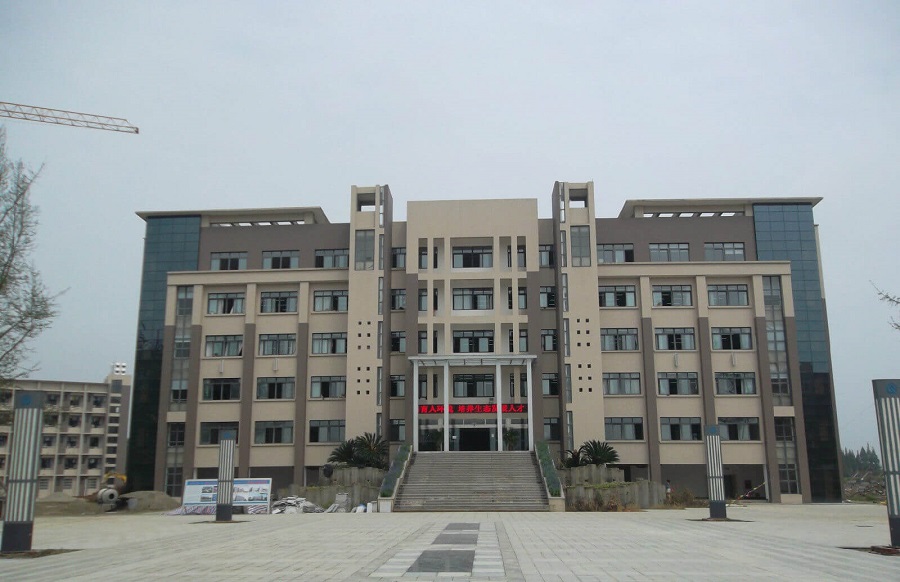 眉山車城中學(xué)這所學(xué)校怎么樣？