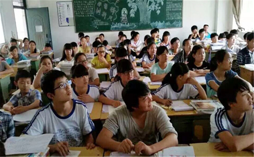 巴中四中學校招辦電話是多少？
