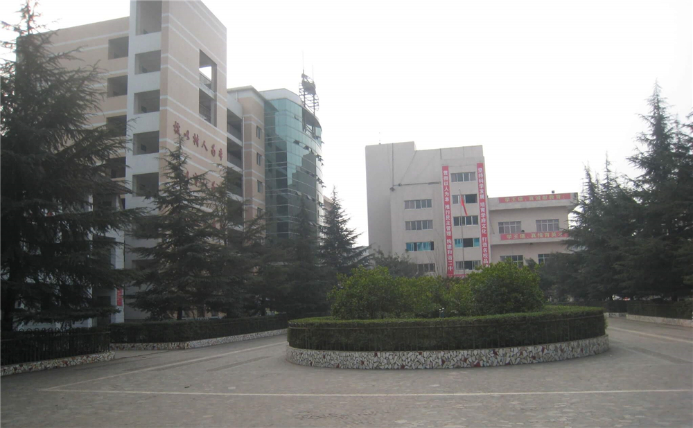 巴中市第二中學學校詳細地址在什么地方？