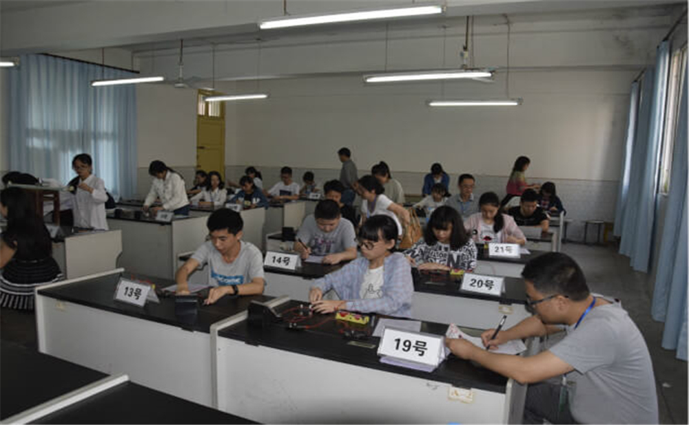 內(nèi)江第三中學(xué)學(xué)校招辦電話是多少？