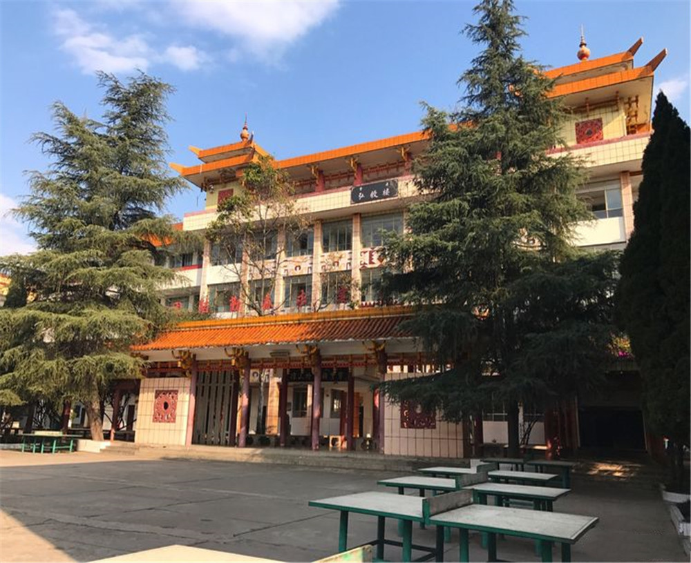 涼山州民族中學(xué)學(xué)校招辦電話是多少？
