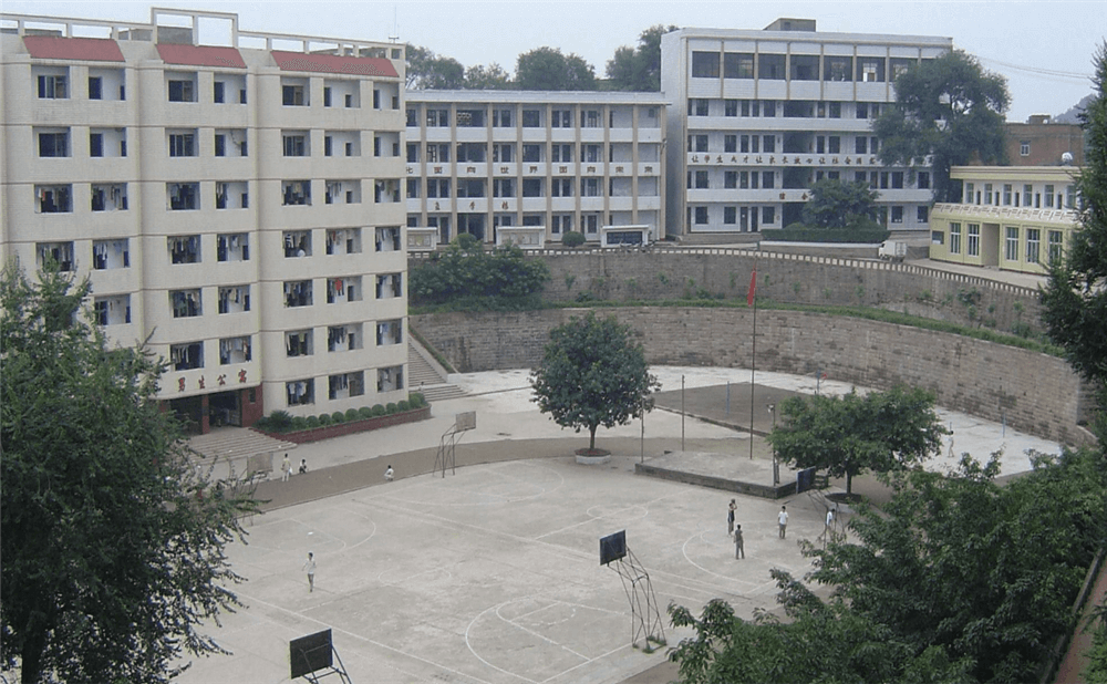 周口中學(xué)學(xué)校詳細(xì)地址在什么地方？