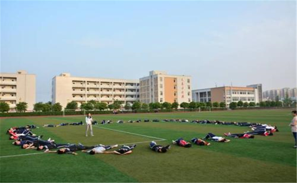 郫縣四中高中宿舍怎么樣？