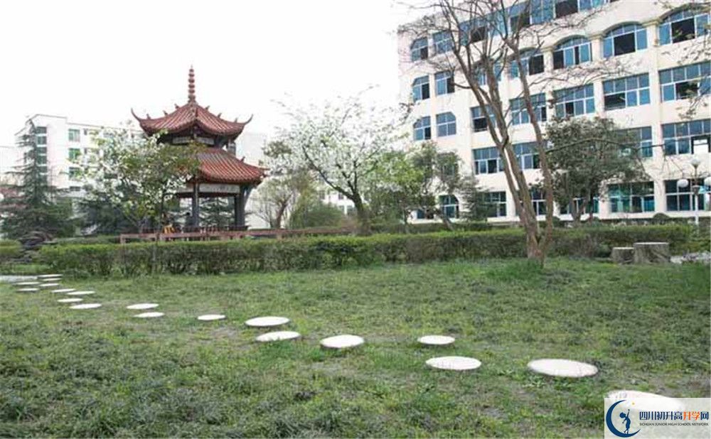 都江堰外國語實驗學校實驗班怎么樣？