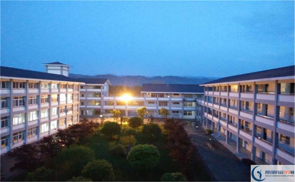 2020平樂中學(xué)的升學(xué)率有多少？