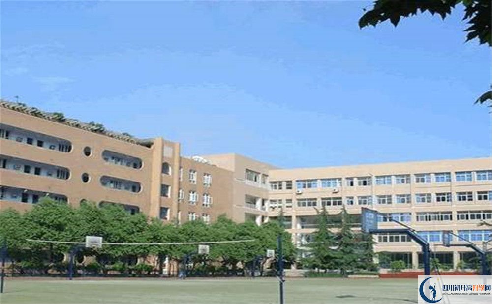 成都大學附屬中學的初升高分數(shù)線是多少？