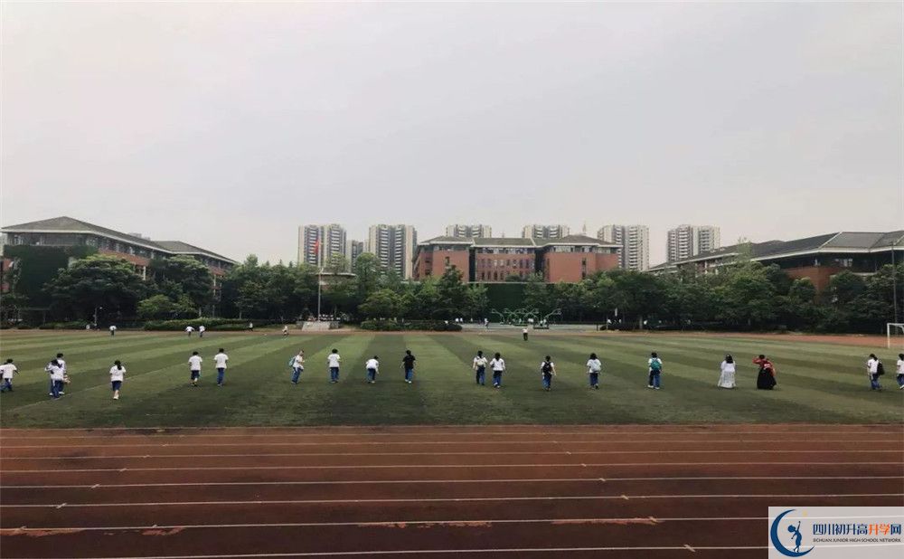 成都七中高新校區(qū)的老師好不好？