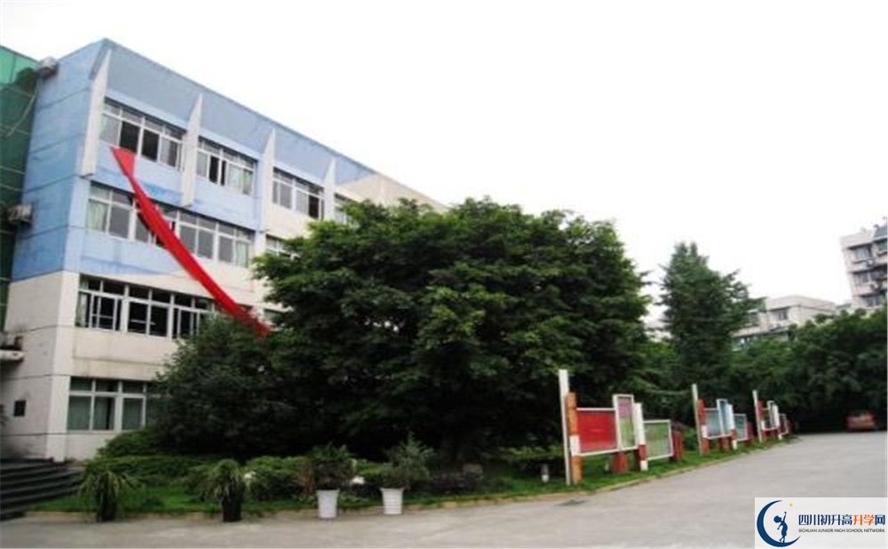 四川師范大學(xué)實(shí)驗(yàn)外國(guó)語(yǔ)學(xué)校的高中住宿好不好？
