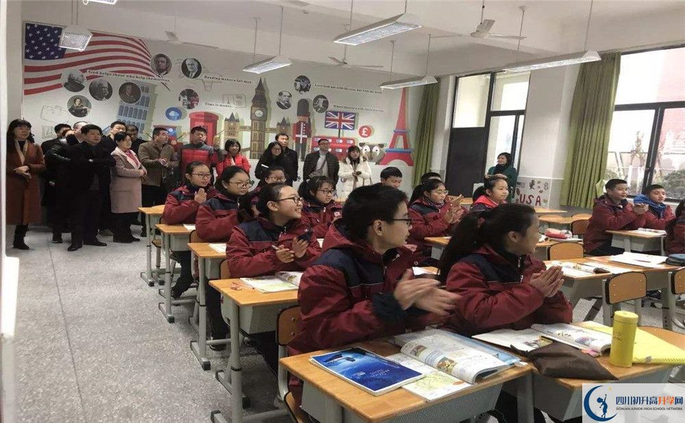 北京第二外國(guó)語(yǔ)學(xué)院成都附屬中學(xué)的學(xué)費(fèi)一期是多少？