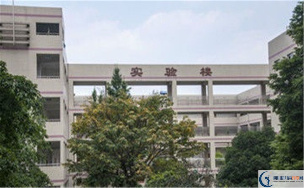 溫江二中是重點(diǎn)中學(xué)嗎？