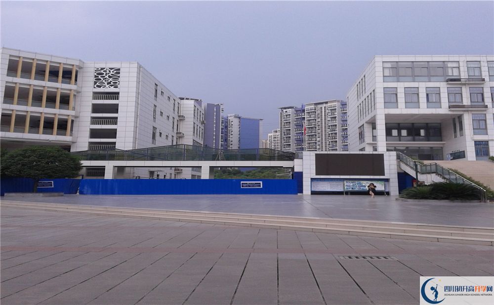 成都市第三中學(xué)高中分班考試難嗎？