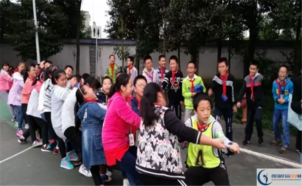 成都市龍泉中學高中分班考試難嗎？