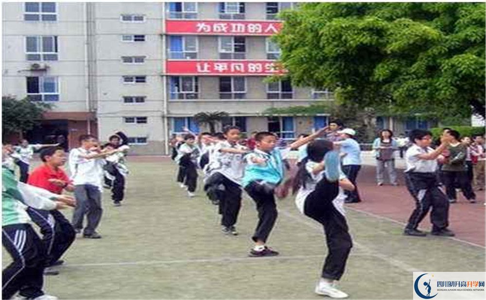 成都玉林中學(xué)實(shí)驗(yàn)班學(xué)費(fèi)貴嗎？