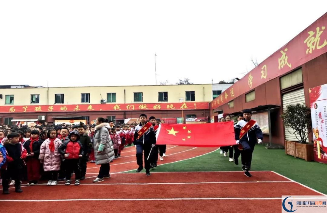 成都文武學(xué)校高中分班考試難嗎？