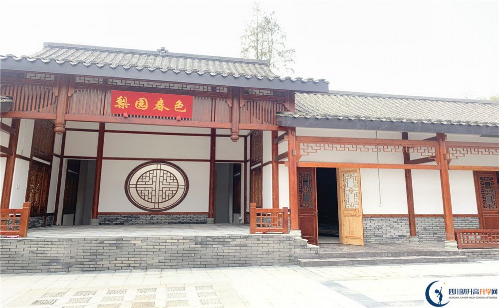 成都綿實(shí)外國(guó)語(yǔ)學(xué)校走讀生作息時(shí)間是怎樣的？